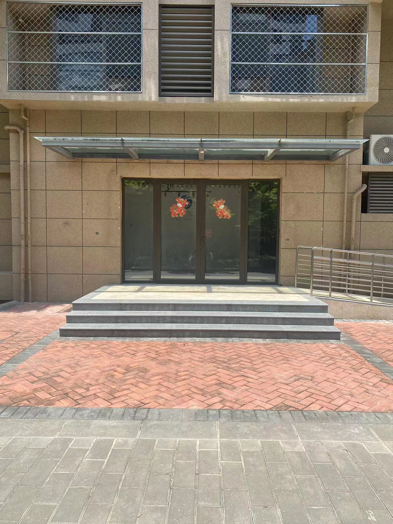 彩旸香江11、12号楼一楼东入户.jpg